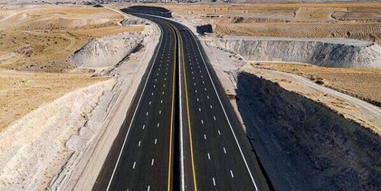  آزاد راه شیراز - اصفهان