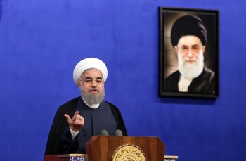 روحانی: بخشی از اقتصاد ایران دست یک دولت بی‌تفنگ بود 