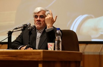 کار سیاسی در ایران، عاقبت به خیری دنیا و آخرت را ندارد