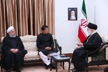 رهبر انقلاب: روابط ایران و پاکستان برخلاف میل دشمن مستحکم شود