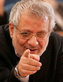 باید مراقب نفوذِ نفوذی‌ها باشیم، آنهایی که سعی دارند با ورود به مجلسین فتنه ایجاد کنند