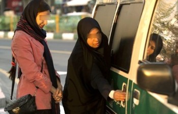 شلیک هوایی در هنگام تذکر ماموران گشت ارشاد