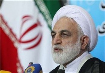اگر کسی به نهادهای رسمی و قانونی کشور توهین کند پیگیری می کنیم