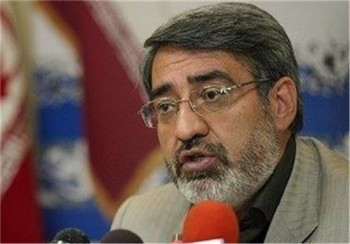آتش نشاني 15 دقيقه بعد از حادثه با امكانات در پلاسکو حاضر شده