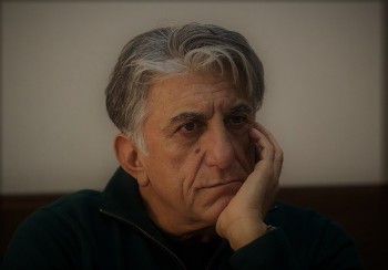 رضا کیانیان: با رأى ندادن مى خواهيد زندگى‌تان را بسپاريد به همان ها؟