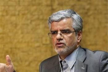 مداحان، تئوریسین‌های مذهبی و سیاسی ایران شده اند