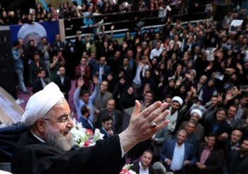 حسن روحانی: لطفا شما دم از آزادی نزنید که آزادی خجالت می‌کشد