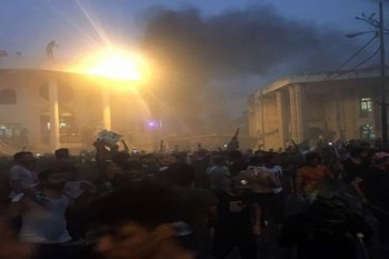 ساختمان کنسول‌گری ایران در بصره به آتش کشیده شد