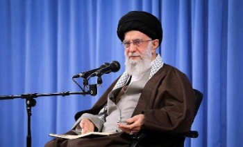 رهبر انقلاب: مردمی بودن به ادّعاکردن نیست