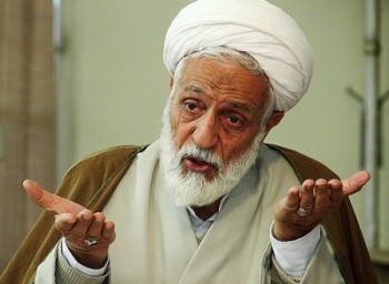 رهبر: خوف دارم که کاندیداتوری احمدی نژاد منجر به فتنه داخلی شود