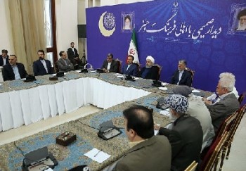 حسن روحانی از هنرمندان خواست امید را در جامعه تقویت کنند