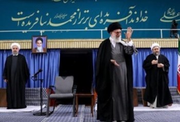 تفرقه بینداز و آقایی کن، دستور کار دشمن است