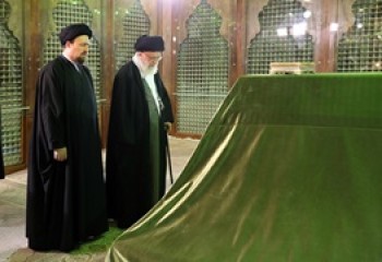 حضور رهبر انقلاب بر مزار آیت‌الله هاشمی و شهدای پلاسکو