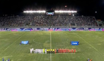 فوتبال بى برنامه در علفزار!