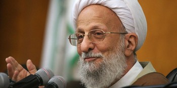 طرف حاضر می‌شود ارزش هفتاد هشتاد میلیون اهل کشور خودش را تسلیم یک دشمن کند