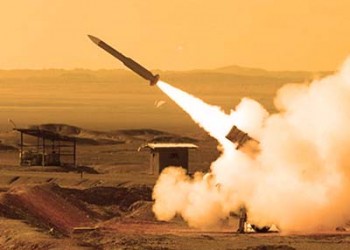 ایران یک موشک بالستیک را با برد ۱۰۰۰ کیلومتر آزمایش کرد
