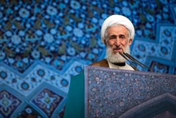 خطیب موقت نماز جمعه تهران: نیروهای انقلابی را از ادارات بیرون نکنید