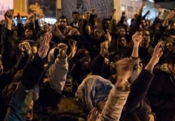 پلیس تهران می گوید در تجمعات از اسلحه استفاده نکرده است