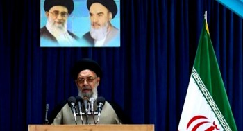 امام جمعه اصفهان: مردم نگذارند بچه هایشان در خیابان ها راه بیفتند و اعتراض کنند