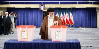 رهبر انقلاب: مردم هر چه زودتر پای صندوق‌ها بیایند