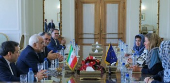 ظریف: ترامپ تلاش می‌کند به هزینه ایران برجام را از بین ببرد