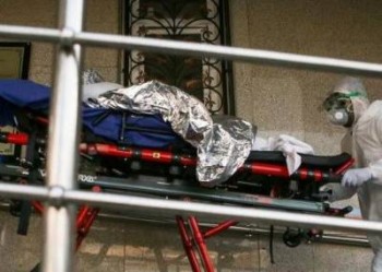 بسیاری از مبتلایان کرونا به علت کمبود تخت تلف شده اند بسیاری از مبتلایان کرونا به علت کمبود تخت تلف شده اند