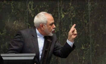 جمع آوری امضا در صحن علنی مجلس در حمایت از ظریف