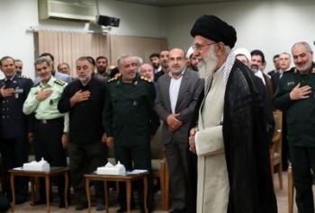 رهبر انقلاب: برخی پاره‌ای از بیّنات انقلاب را صراحتاً انکار می‌کنند
