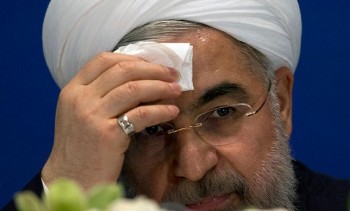 حضور روحانی در مرقد امام(ره) برای ادای احترام به آیت الله هاشمی