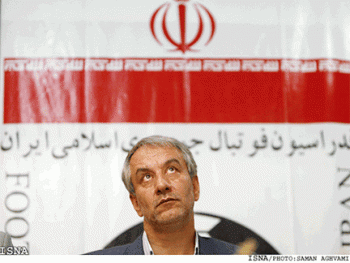 رییس فدراسیون باید یک فرد سیاسی قوی مثل صفایی باشد