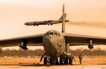 آمریکا چهار بمب افکن بی-۵۲ به خلیج فارس اعزام می کند