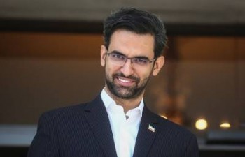 ۴۰۰ نفر از طلاب ایران خواستار بازداشت و محاکمه آذری جهرمی شدند
