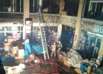 ۳۰ مغازه و انبار بازار تهران در آتش سوخت