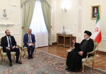 دخالت بیگانگان فقط مسائل را پیچیدهتر میکند دخالت بیگانگان فقط مسائل را پیچیدهتر میکند