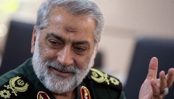 پرواز بمب‌افکن‌های آمریکا بر فراز خلیج فارس نمایشی است