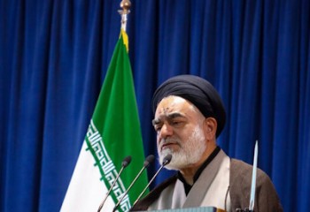 دانش آموزان باید پای کار اسلام و نظام باشند