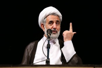 ولی فقیه خلبان نظام و حداکثر شأنیت رئیس جمهور کمک خلبانی است