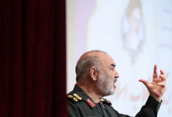 فرمانده سپاه: در صورت شیطنت دشمنان منافع آنان را به آتش می‌کشیم