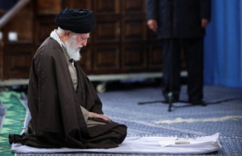 رهبر انقلاب: نماز، سلامت روانی و نشاط را نصیب جامعه‌ می سازد