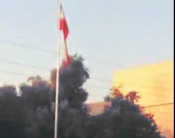 پرچم ایران در کنسولگری ایران در اربیل عراق پایین کشیده شد