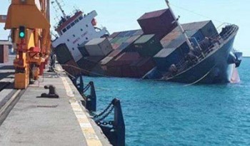یک کشتی باری ایران در دریای خزر غرق شد