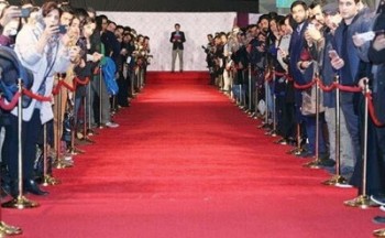 فرش قرمز جشنواره فیلم فجر بازنمایی از الگوی غرب بود فرش قرمز جشنواره فیلم فجر بازنمایی از الگوی غرب بود