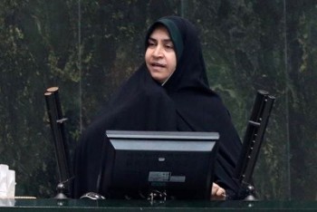 اگر زنی احساس کند که برای خودش آزاد است اشتباه می‌کند 