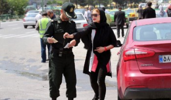 نظارت بر رعایت حجاب در خودرو را متوقف کنید
