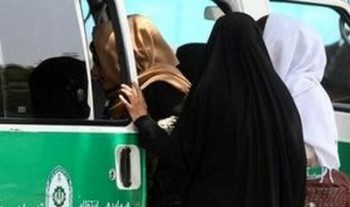 کشف حجاب در انظار و معابر عمومی جرم‌ است