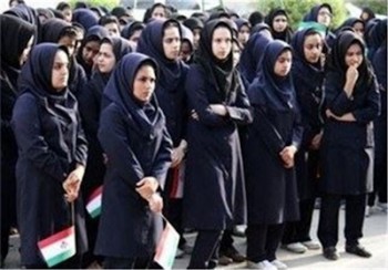 کیهان تلویحا خواستار بازداشت دختران بی‌حجاب زیر ۱۸ سال شد