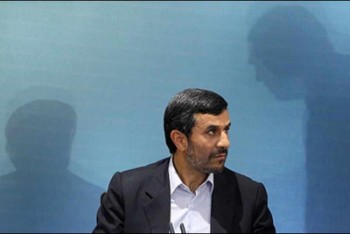 احمدی نژاد از واردات انبوه لوازم آرایشی توسط یک نهاد امنیتی خبر داد
