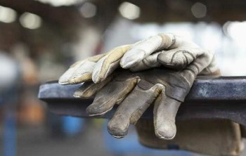 فشار اقتصادی کمر کارگران را شکسته است