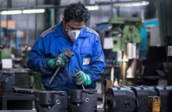 دستمزد کارگران ایران ۳۹ درصد افزایش یافت