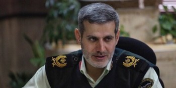 پلیس با کشف حجاب برخورد می کند